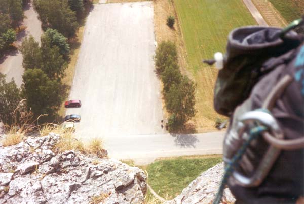 085 Blick zum Parkplatz